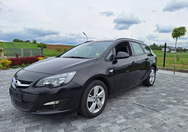 Opel Astra cena 25900 przebieg: 184000, rok produkcji 2014 z Szubin małe 191